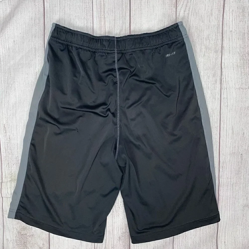 Nike youth boys L dri fit pull on athletic shorts grey